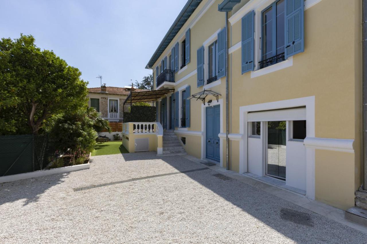 Villa Capriciosa - Five Stars Holiday House โบลิเยอ-ซูร์-แมร์ ภายนอก รูปภาพ